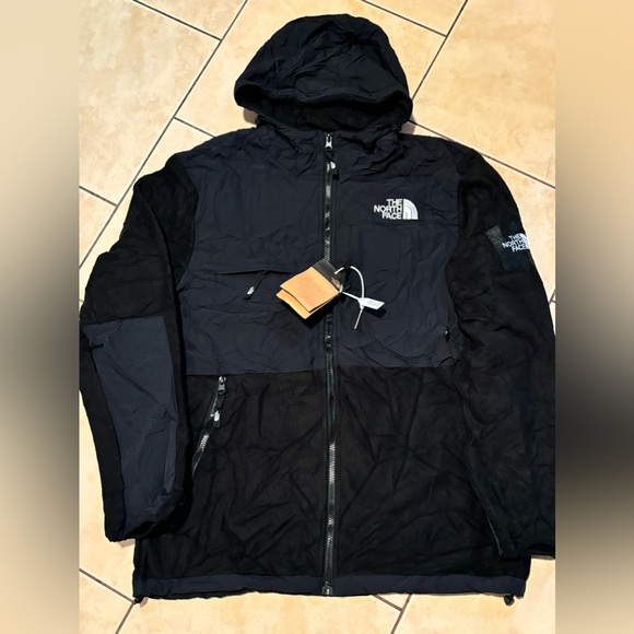 North Face Hooded Fleece with Full Zipper , Unisex - Picture 12 of 16